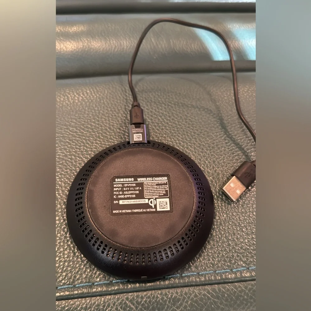Samsung Qi Wireless Charger Fast Charging Pad (CHARGER PAD & CORD ONLY)